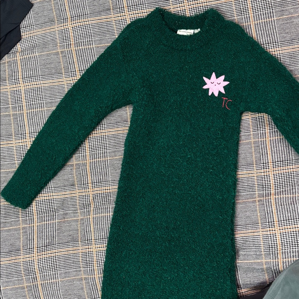 Green campamento Knit Sweater Dress with Pink Flower Patch